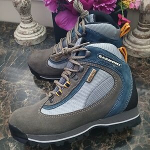 Garmont Gore-Tex/Waterproof Trail Hiking/Adventure Camping Shoes Size 6 Wom